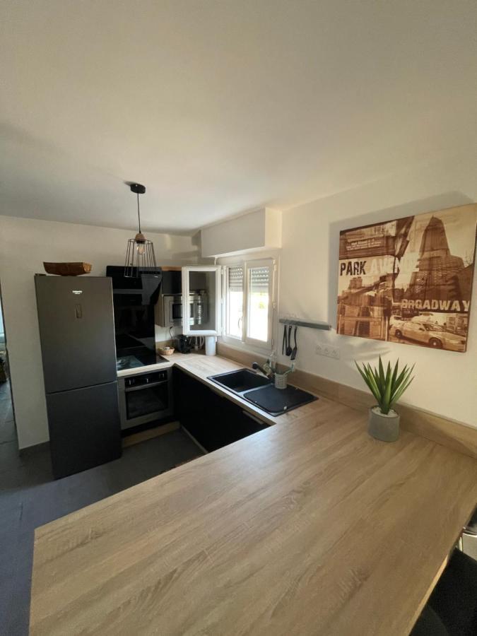 Agreable T2 Traversant Rdc Avec Terrasse + Balcon+ Parking 2 Places Montpellier Exterior foto
