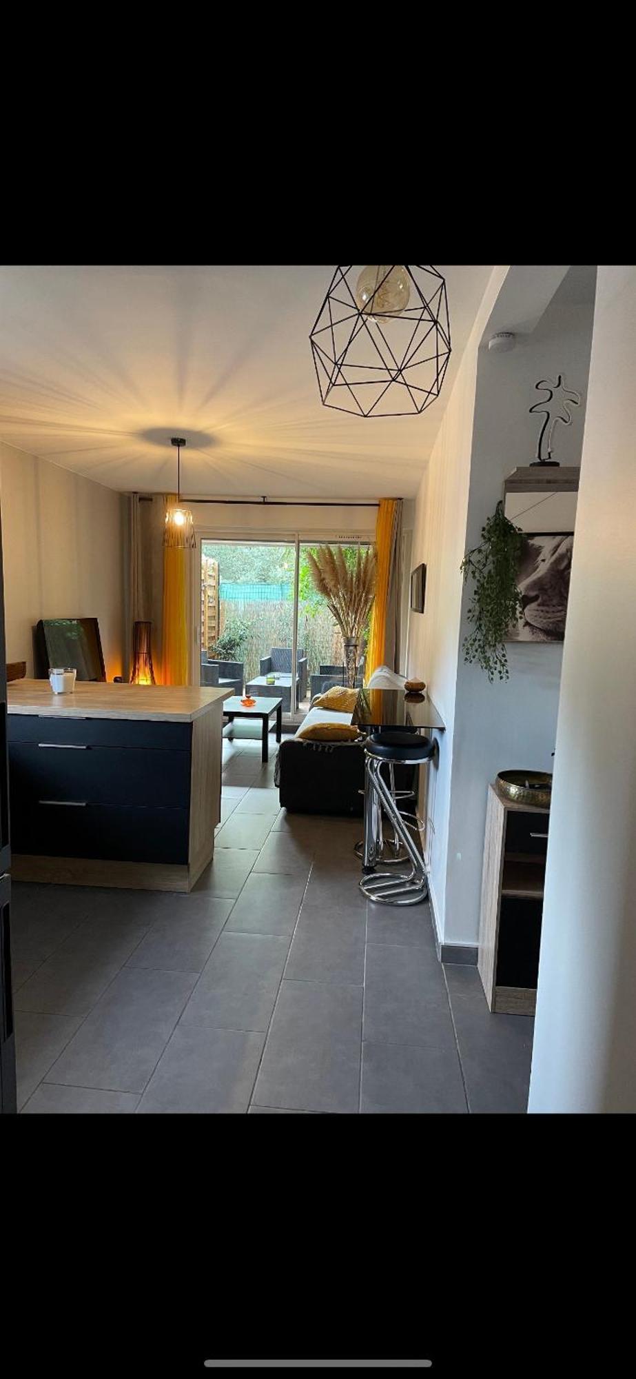 Agreable T2 Traversant Rdc Avec Terrasse + Balcon+ Parking 2 Places Montpellier Exterior foto